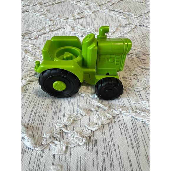 Fisher-Price Little People Helpful Harvester Tractor Farm Vehicle Figure Set - Picture 5 of 5